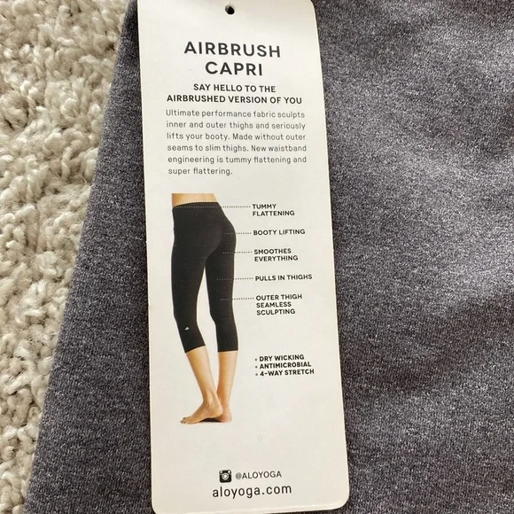 ALO Yoga Airbrush Capri Leggings In heather grey. BNWT. Size M - Picture 4 of 5